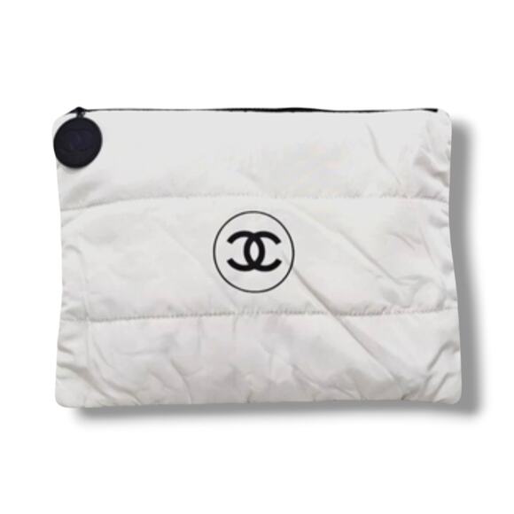 Chanel Beauty White/Cream Cosmetic Travel Pouch W/Dustbag - New in Bag - Picture 1 of 7